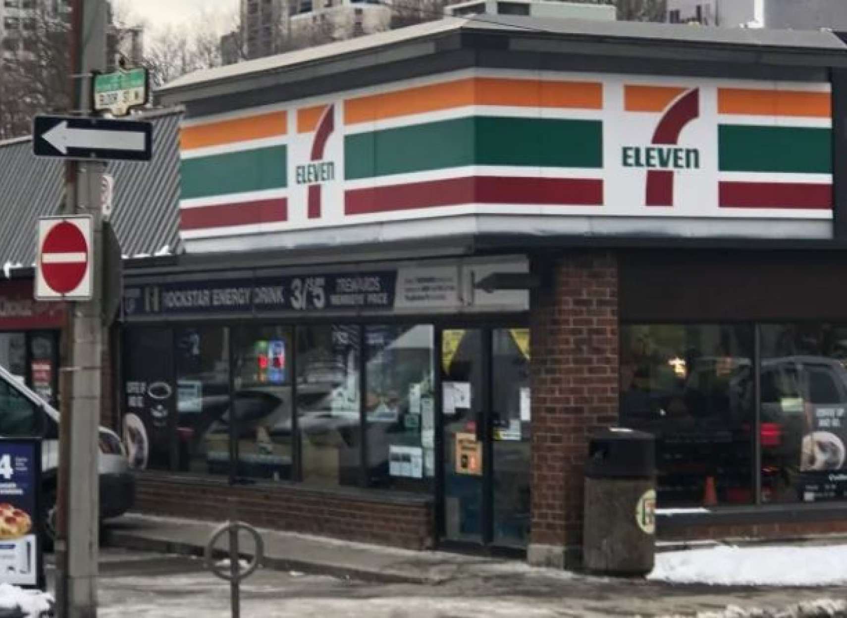 جنجال-درباره-پشت-پرده-حضور-یک-شرکت-آمریکایی-تولید-کننده-آبجو-و-شراب-در-انتاریو-بازخواست- افکار-عمومی-از-داگ-فورد-و-دفاع-او-از-جلسه-سال-2020-با-مدیر-7-Eleven