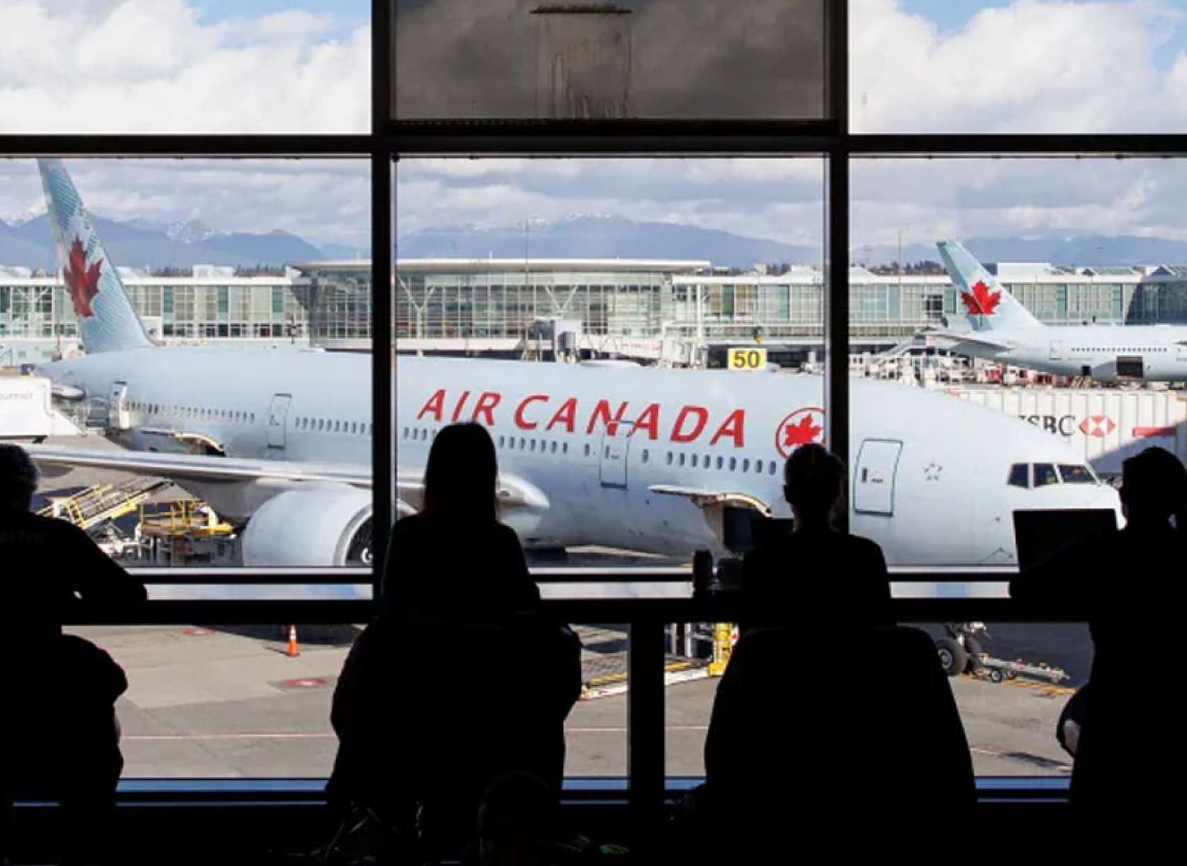 مهاجرت-پس-از-بسته-شدن-راه-زمینی-پناهندگان-به-کانادا-گروه-هوایی-پلیس-آمریکا-۱۳-لب-مرز