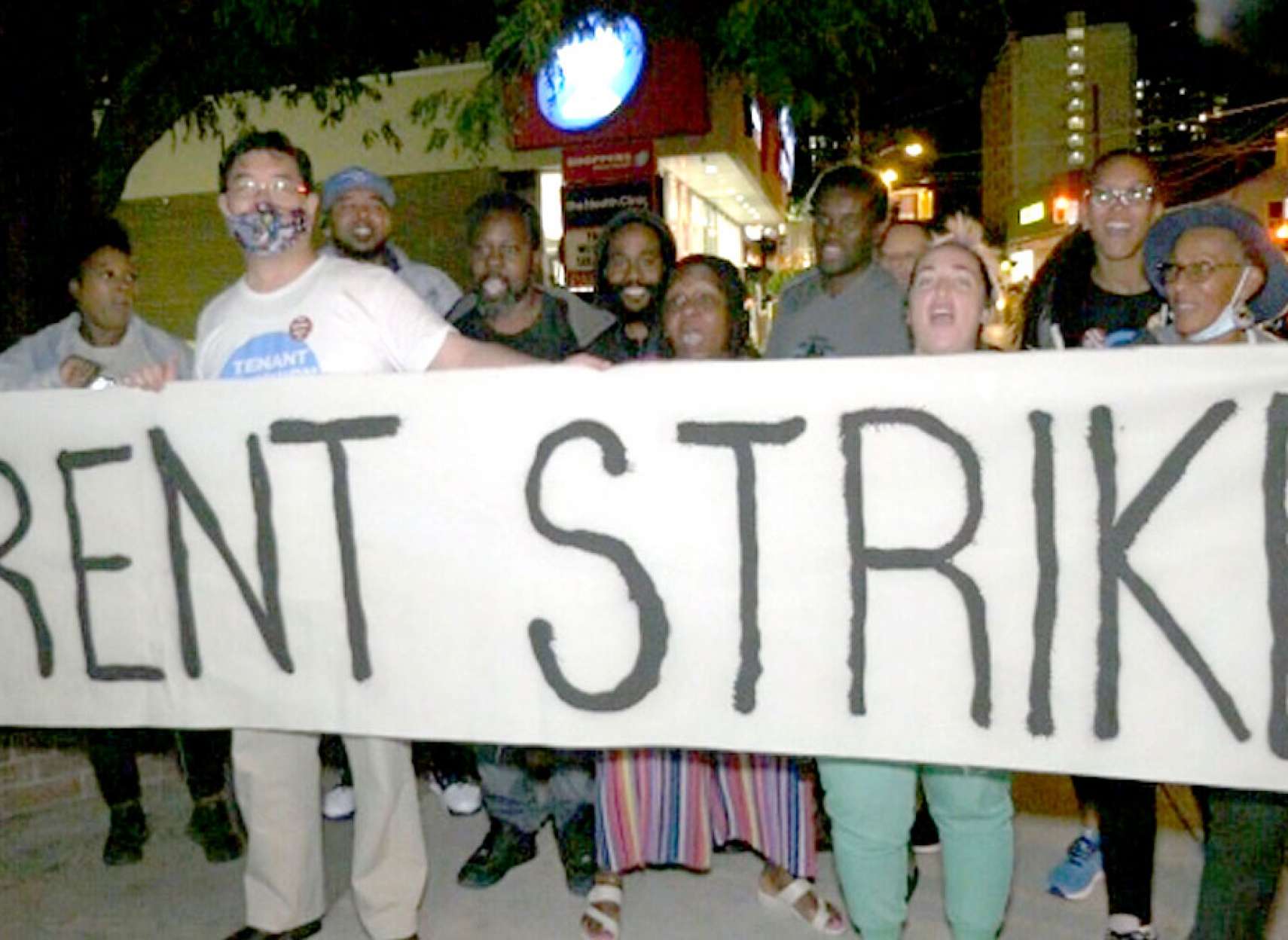 نزدیک-به-۵۰۰-مستاجر-از-۵-آپارتمان-در-تورنتو-اعتصاب-کرده-و-اجاره-نمی-دهند