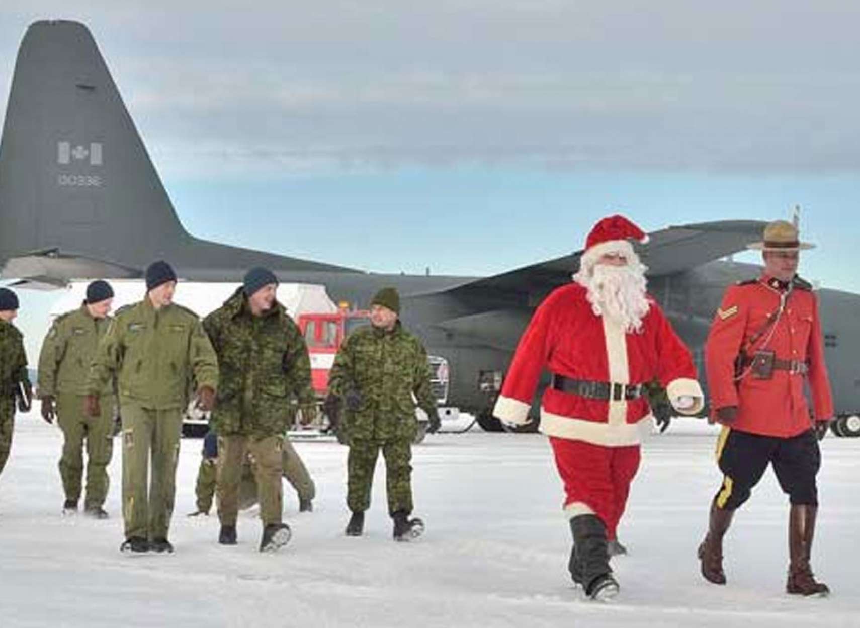 یکشنبه-گذشته-سورتمه-پاپانوئل-به-زمین-بدون-برف-کانادا-خورد-زمستان-امسال