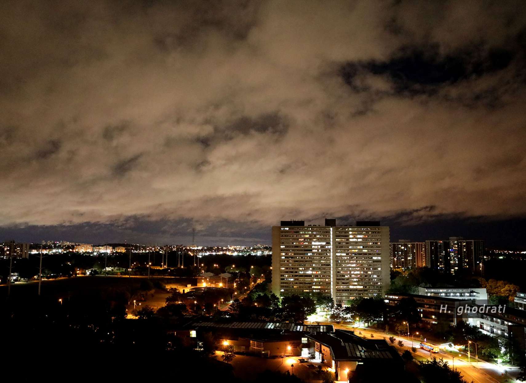 ابر روشن شب