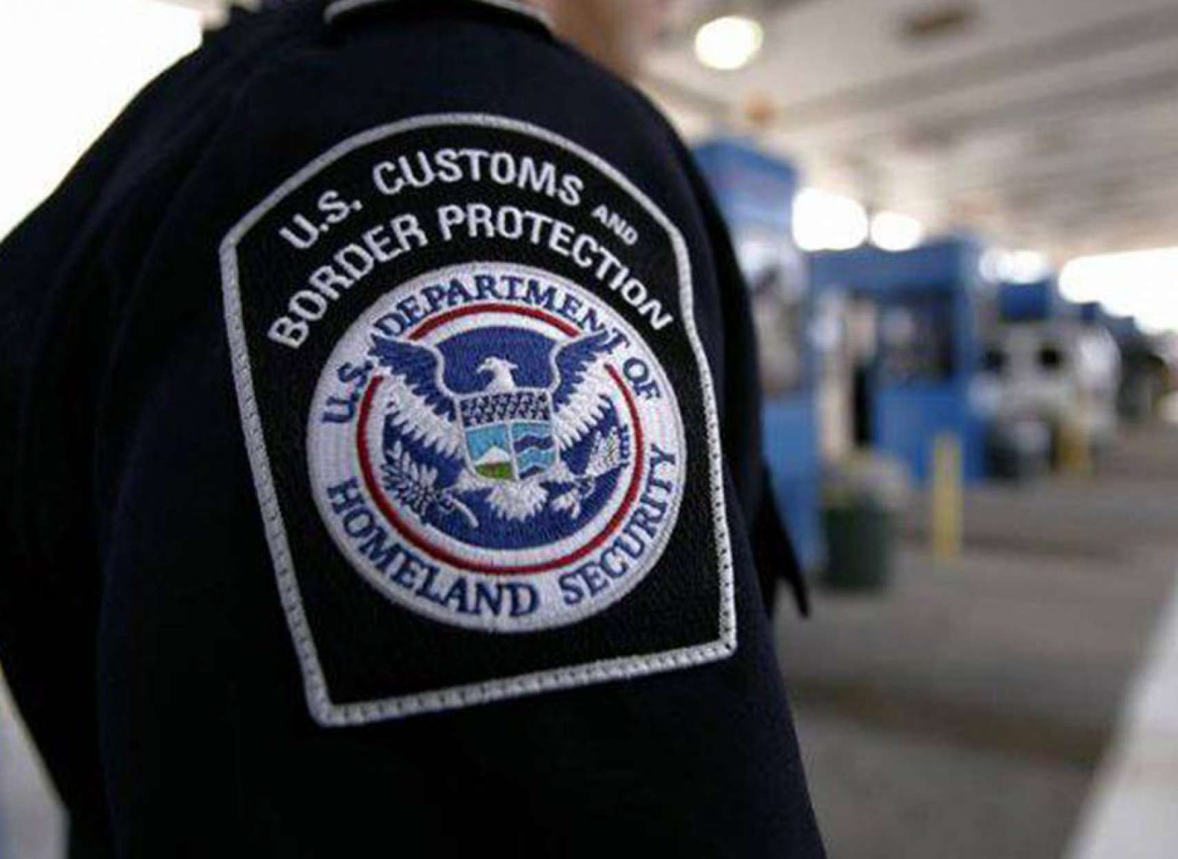 news-Canadian-woman-punches-American